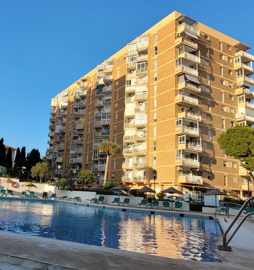 Attico Acuario, 2 Bathrooms Top Floor Appartment With Sea And Mountain Views Benalmádena Eksteriør bilde